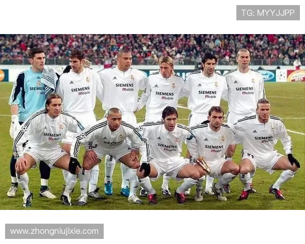 希腊足球明星布伊的传奇之路与辉煌成就回顾